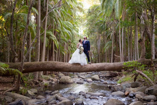 photo of bride and groom at cedar creek lodges outdoor wedding